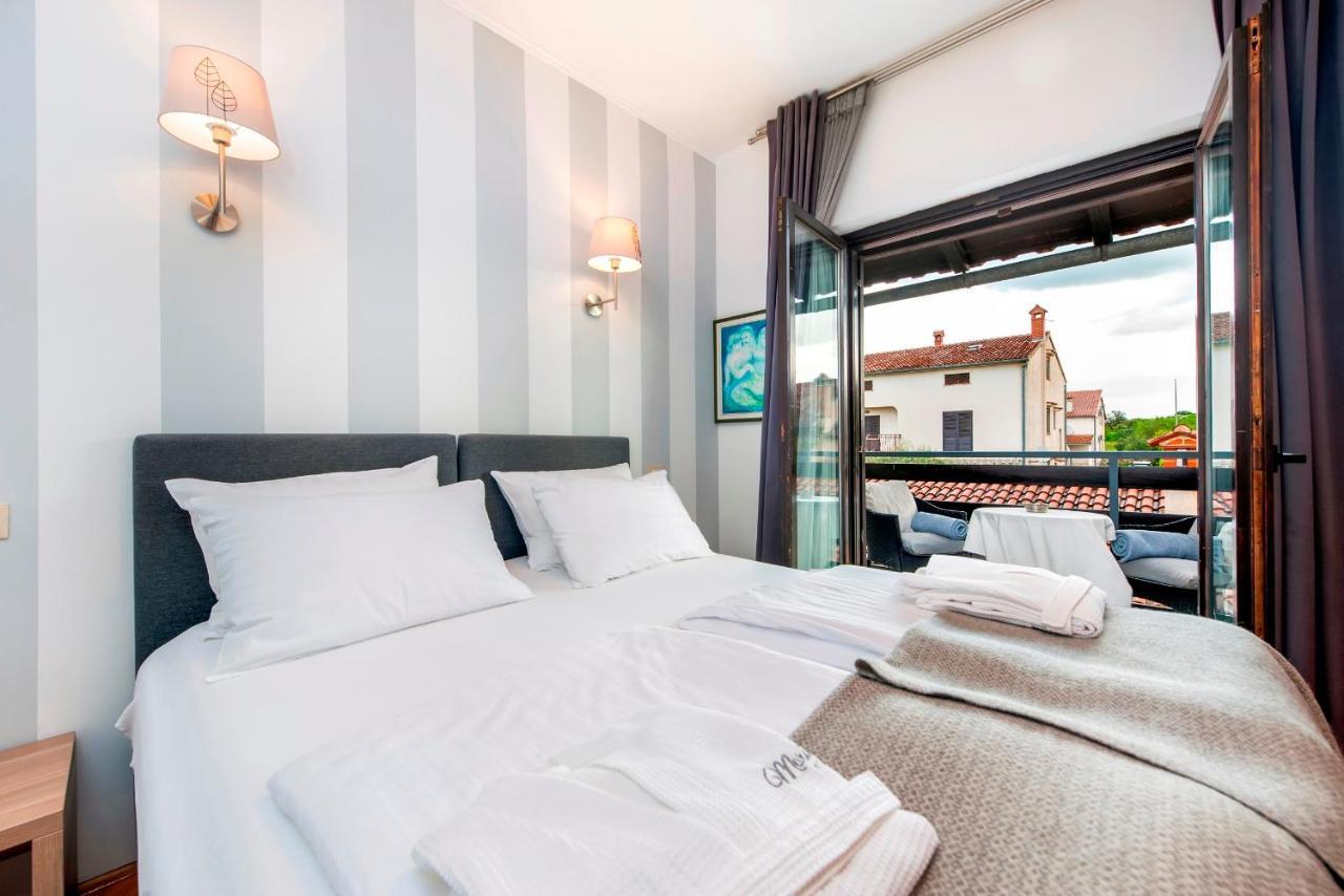 Marina & Parking Free 4*