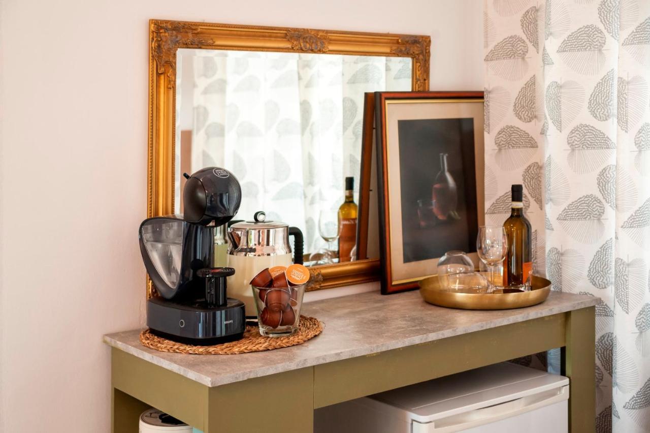 Couette-café Marina & Parking Free 4*