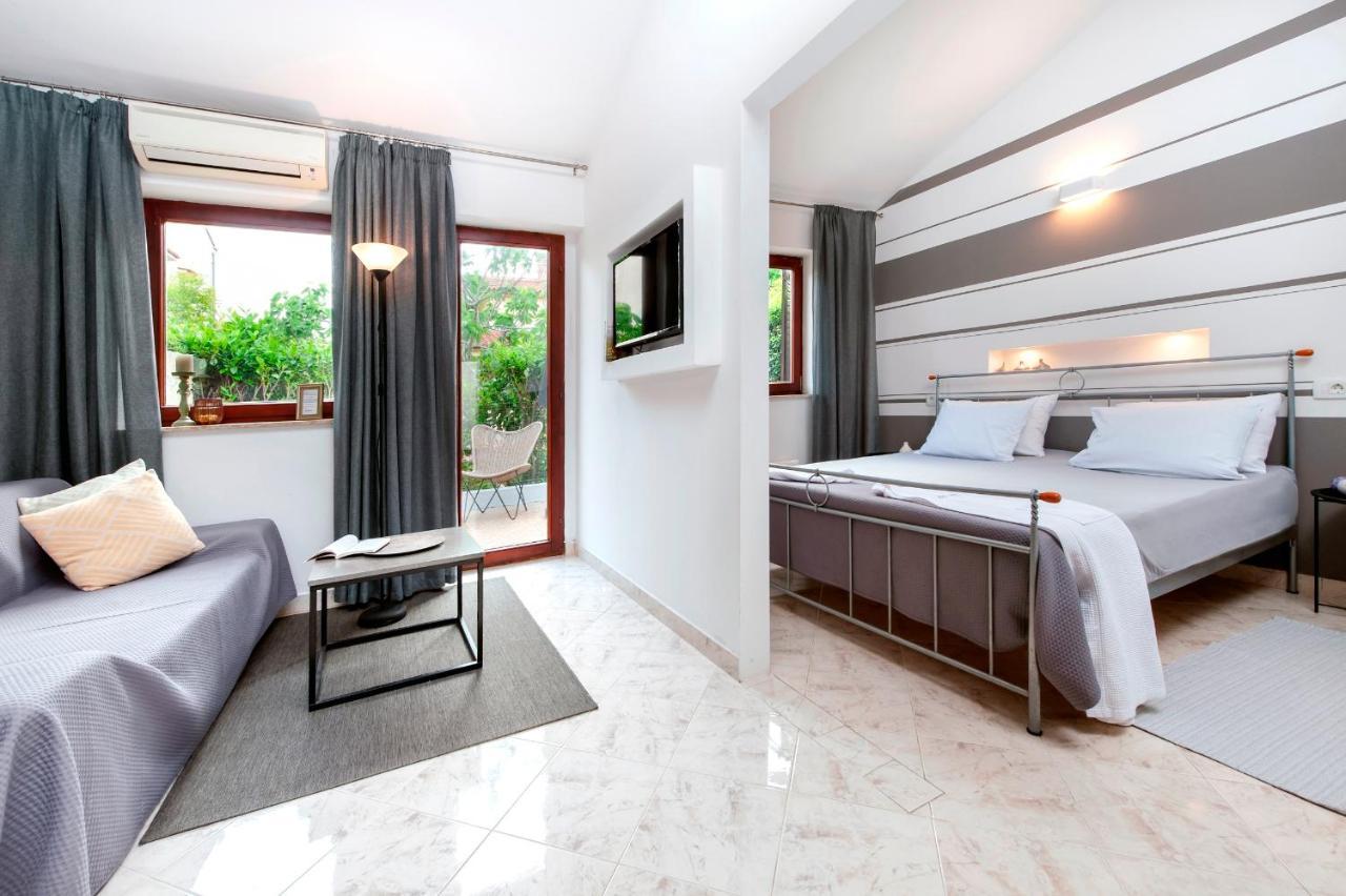 Couette-café Marina & Parking Free