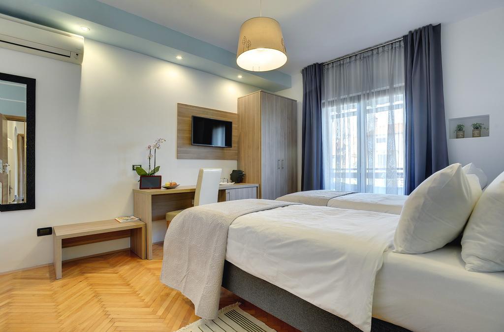 Marina & Parking Free Bed & Breakfast 4*